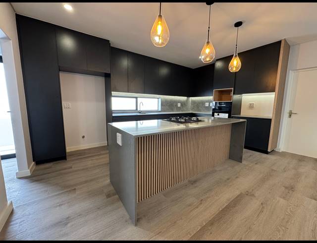 4 BEDROOM HOUSE FOR SALE IN SANDOWN